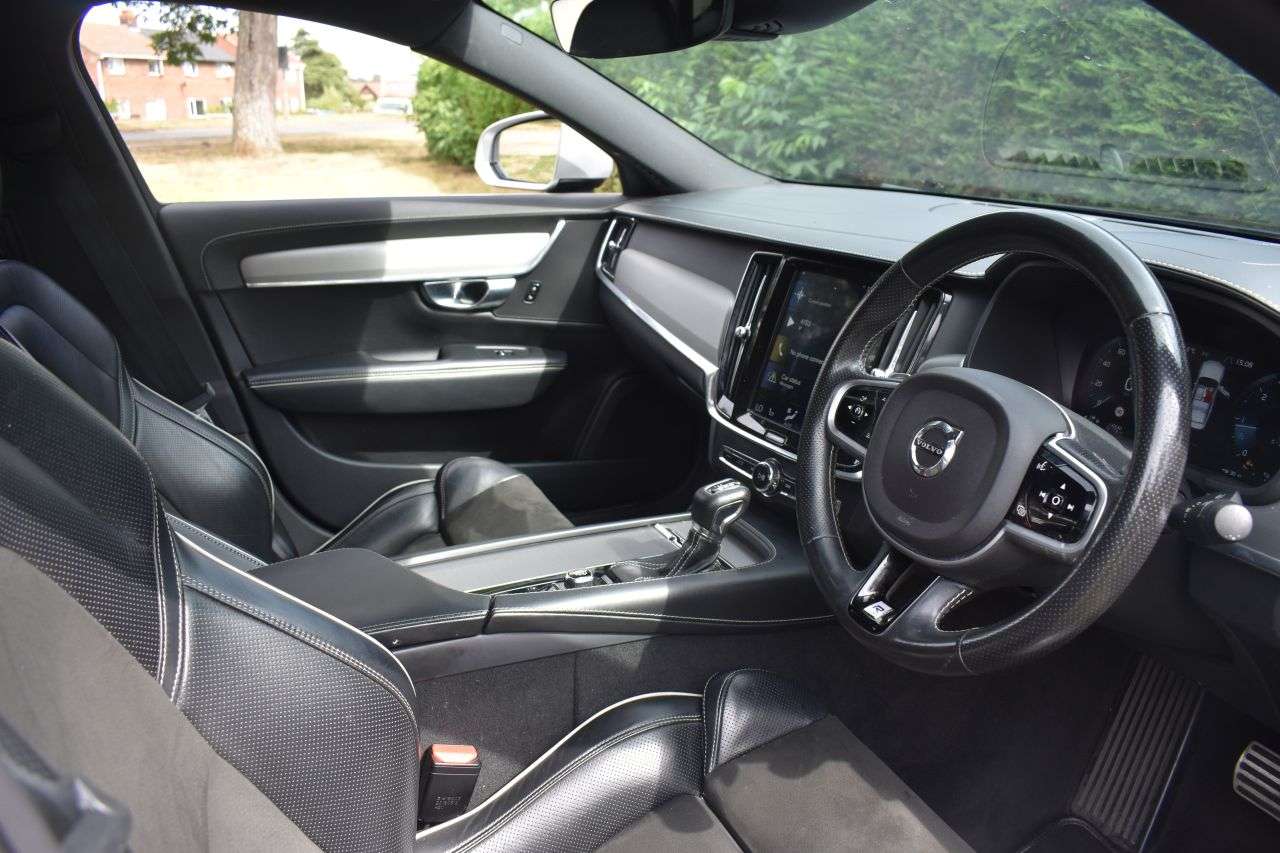 2018 VOLVO S90 2018 VOLVO S90