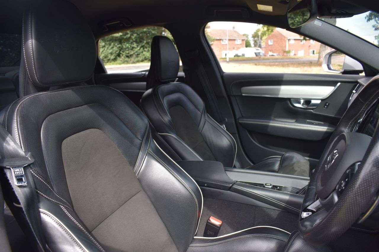 2018 VOLVO S90 2018 VOLVO S90