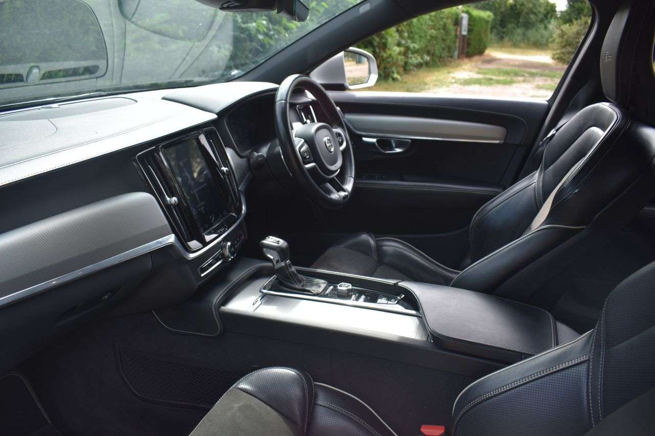 2018 VOLVO S90 2018 VOLVO S90