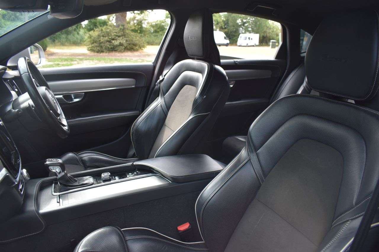 2018 VOLVO S90 2018 VOLVO S90