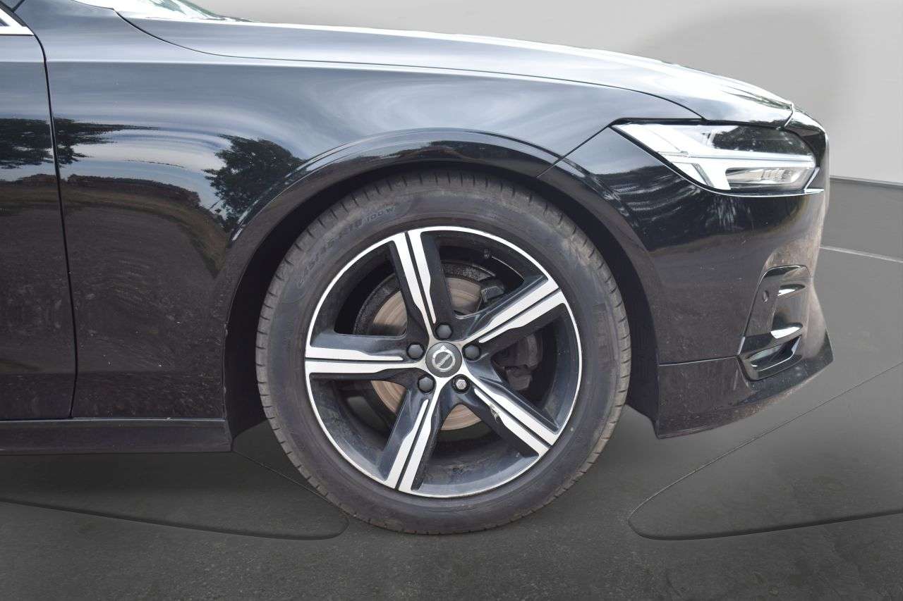 A 2018 VOLVO S90 2.0 D4 R-Design Saloon 4dr Diesel Auto Euro 6 (s/s) (190 ps) ***128 AA POIN A 2018 VOLVO S90 2.0 D4 R-Design Saloon 4dr Diesel Auto Euro 6 (s/s) (190 ps) ***128 AA POIN