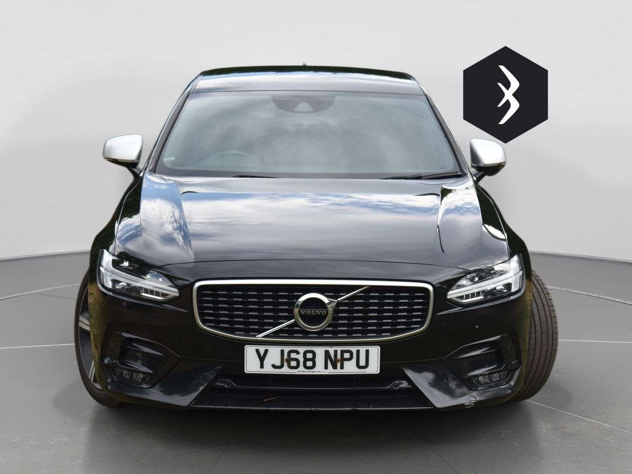 A 2018 VOLVO S90 2.0 D4 R-Design Saloon 4dr Diesel Auto Euro 6 (s/s) (190 ps) ***128 AA POIN A 2018 VOLVO S90 2.0 D4 R-Design Saloon 4dr Diesel Auto Euro 6 (s/s) (190 ps) ***128 AA POIN