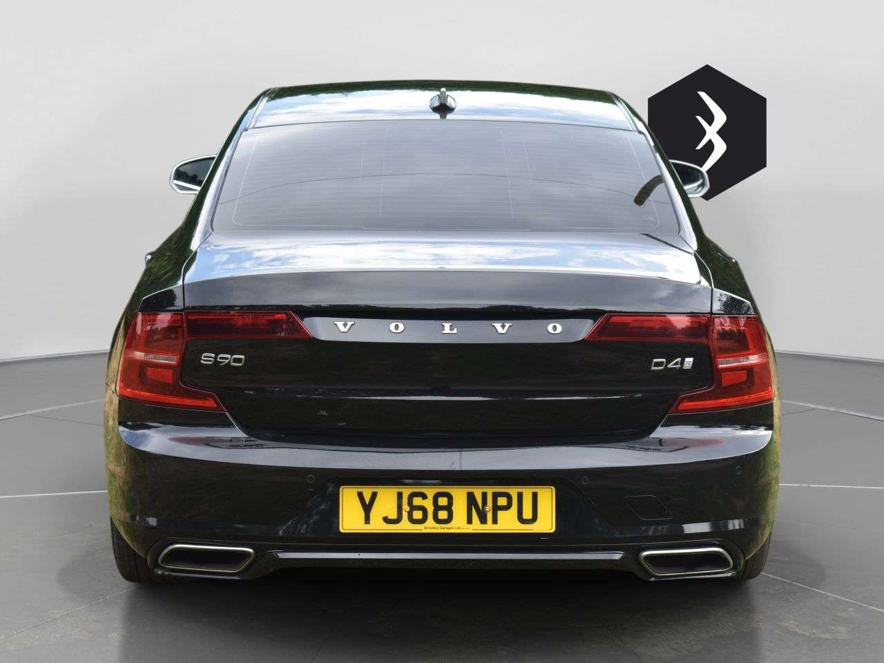 2018 VOLVO S90 2018 VOLVO S90