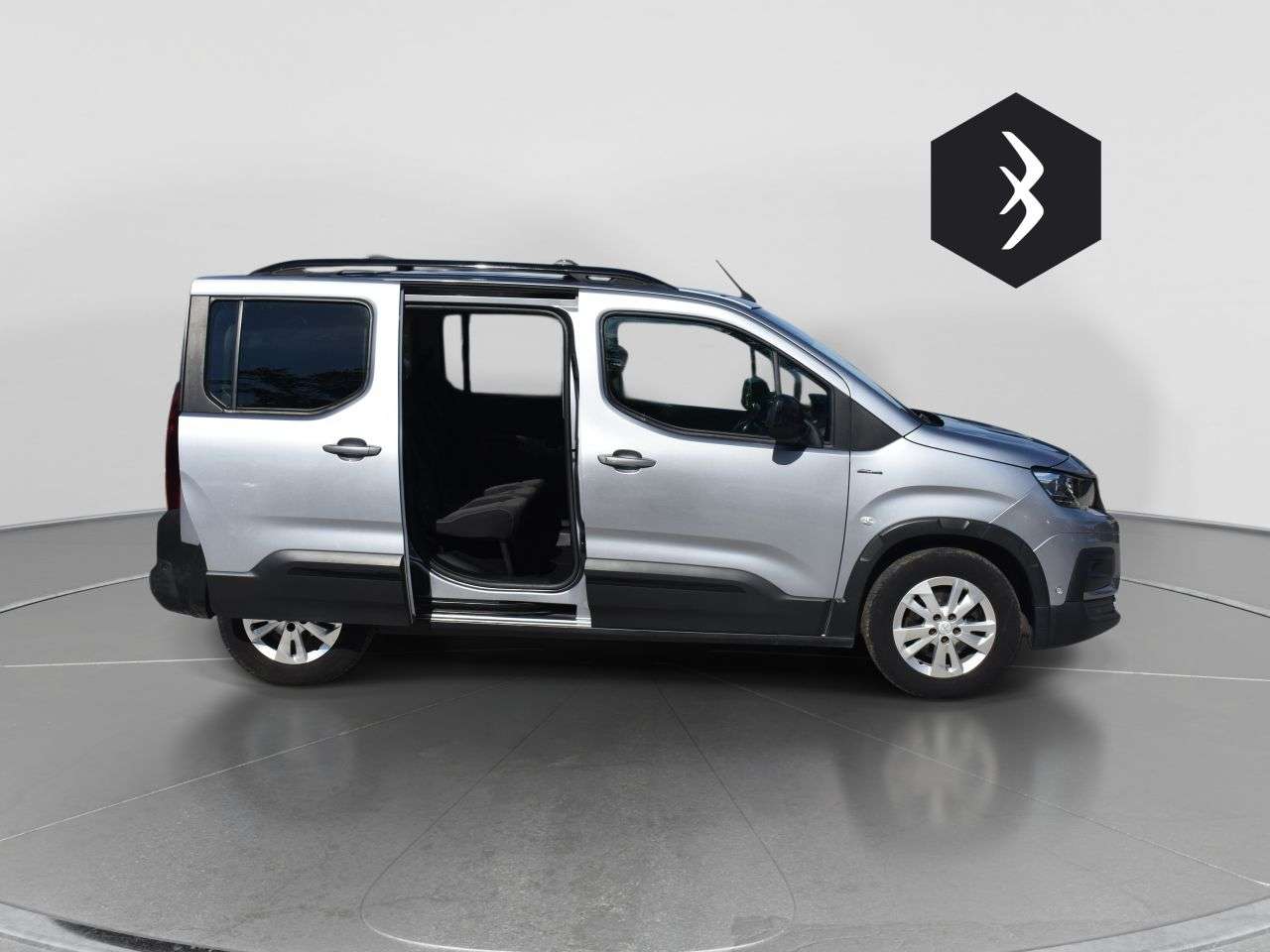 A 2018 PEUGEOT RIFTER 1.5 BlueHDi GT Line Standard MPV 5dr Diesel Manual Euro 6 (s/s) (130 ps) ** A 2018 PEUGEOT RIFTER 1.5 BlueHDi GT Line Standard MPV 5dr Diesel Manual Euro 6 (s/s) (130 ps) **