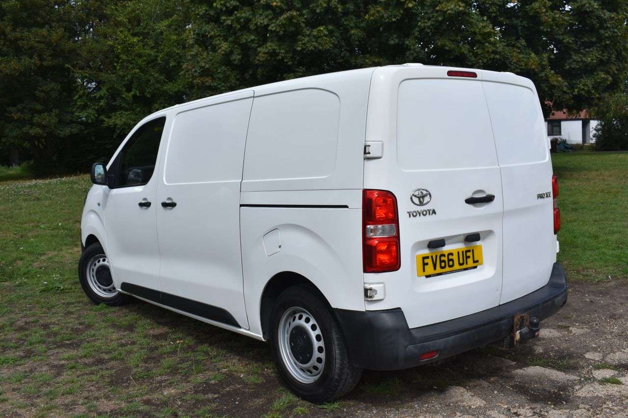 2017 TOYOTA PROACE 2017 TOYOTA PROACE
