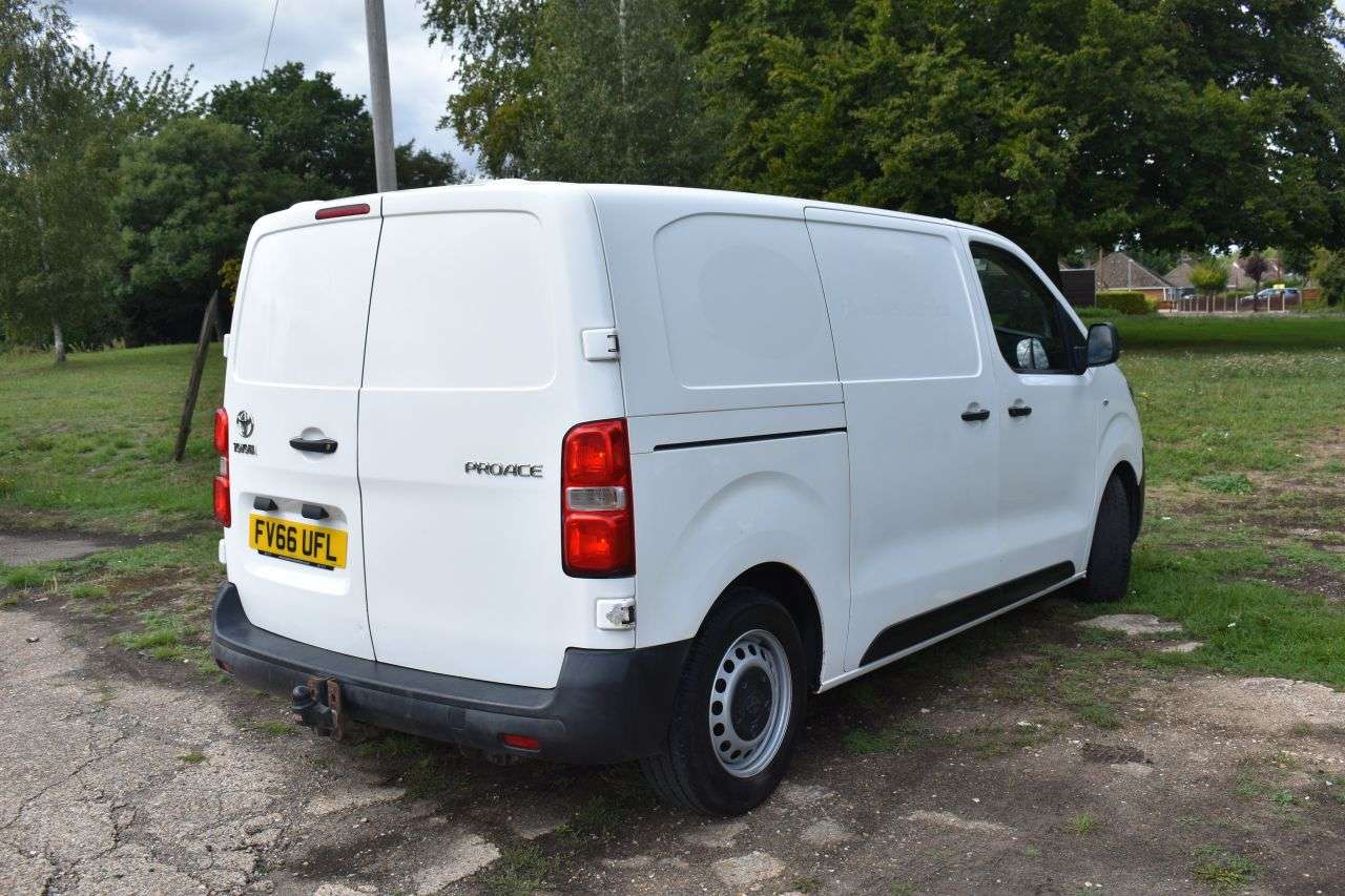 2017 TOYOTA PROACE 2017 TOYOTA PROACE
