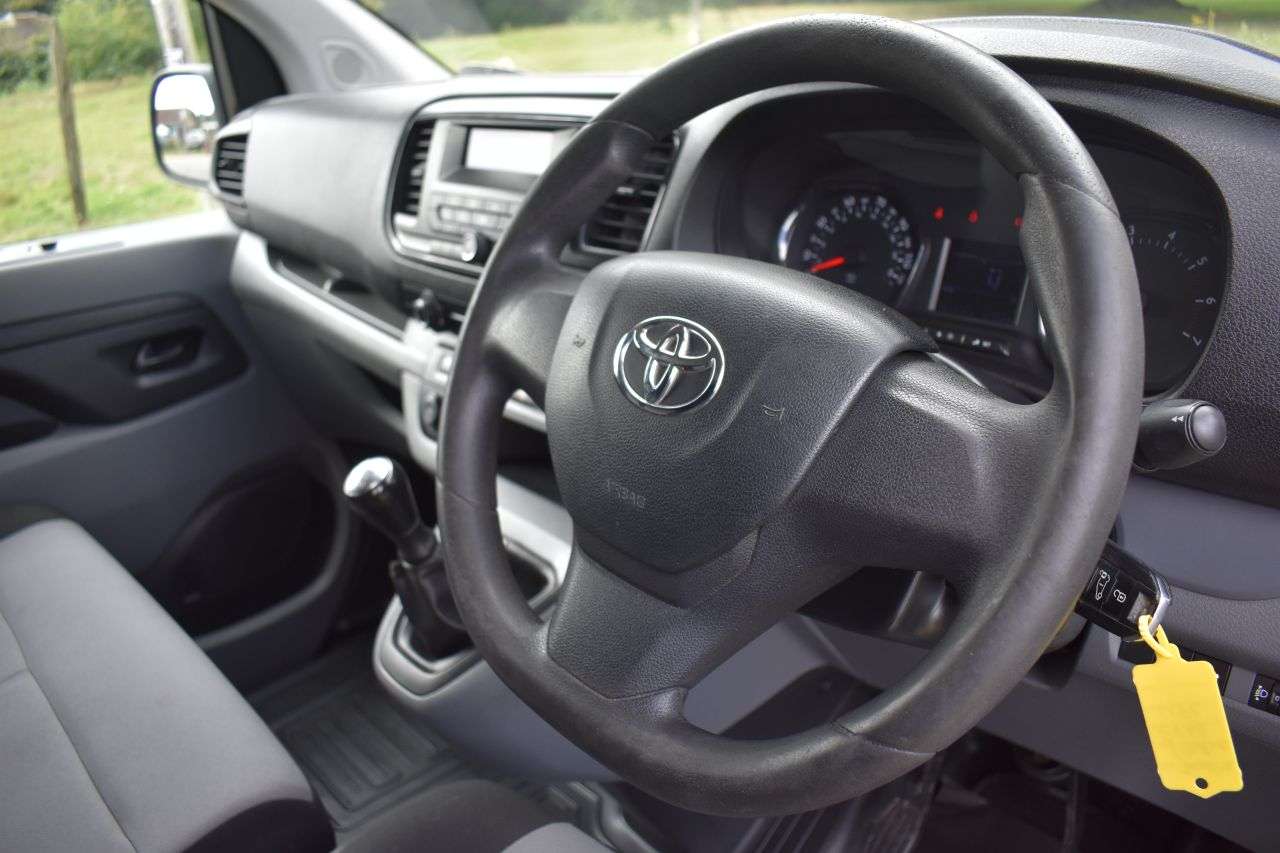 2017 TOYOTA PROACE 2017 TOYOTA PROACE