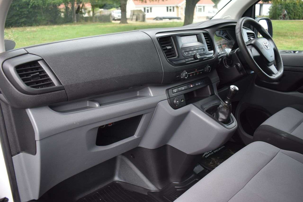2017 TOYOTA PROACE 2017 TOYOTA PROACE