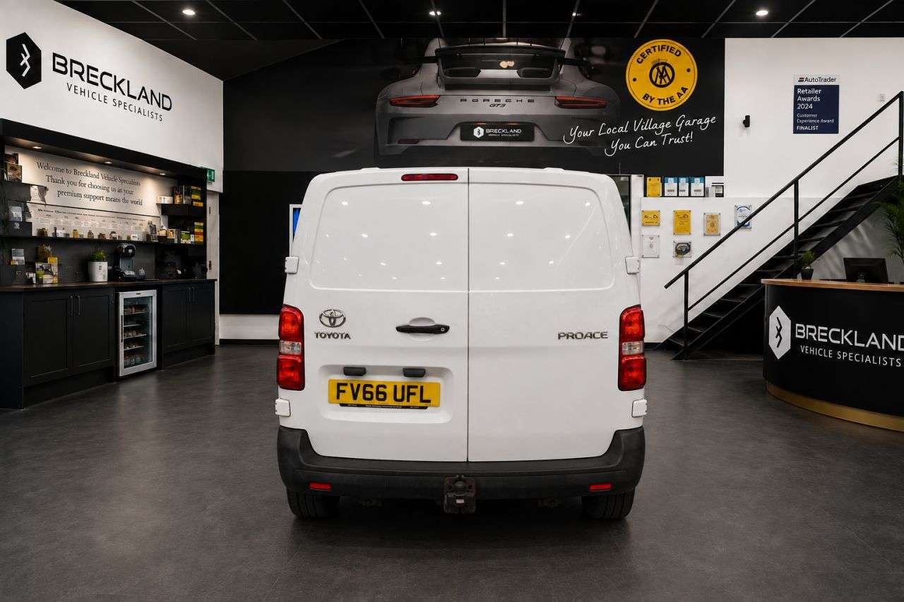 2017 TOYOTA PROACE 2017 TOYOTA PROACE