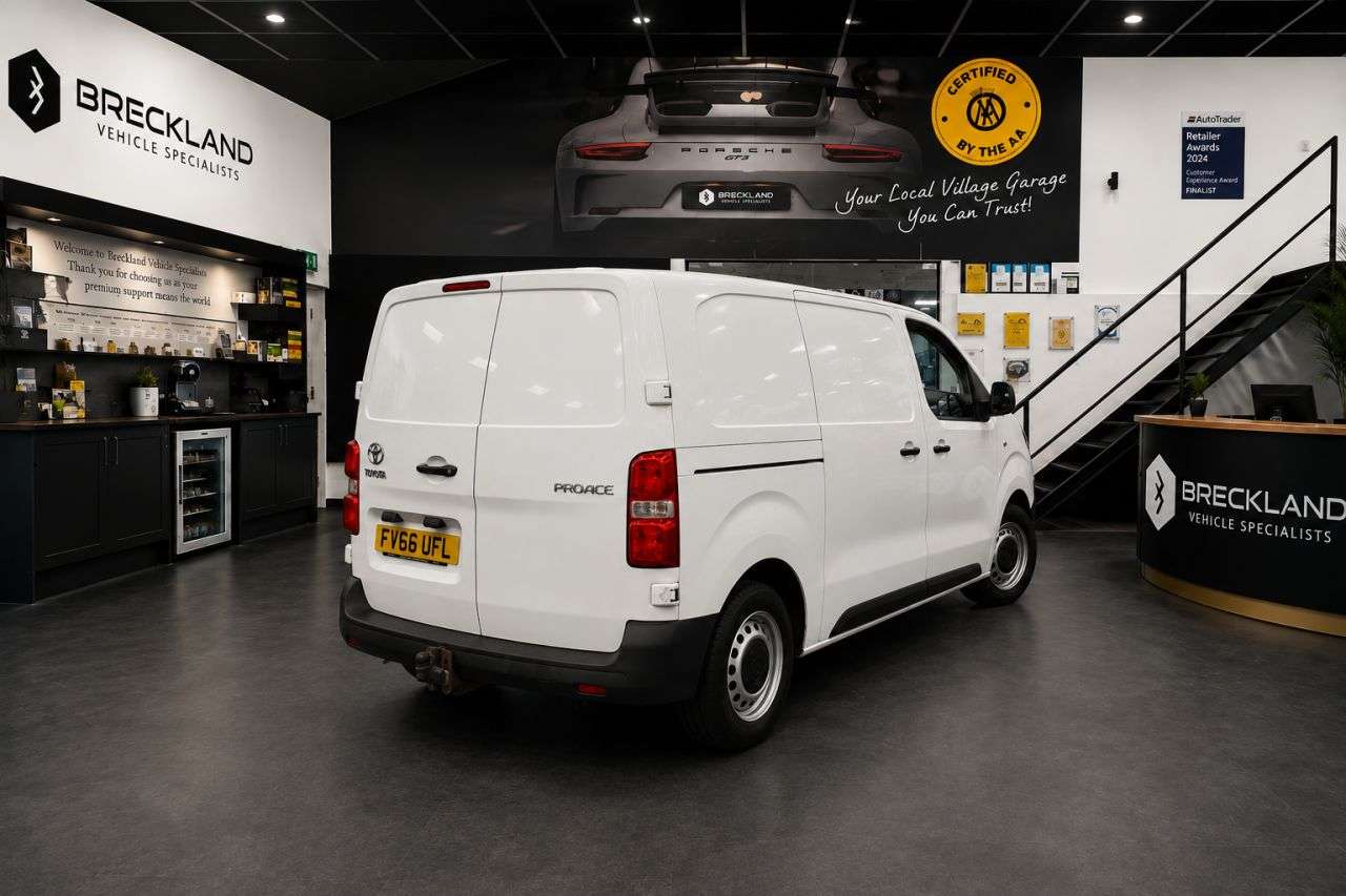 2017 TOYOTA PROACE 2017 TOYOTA PROACE