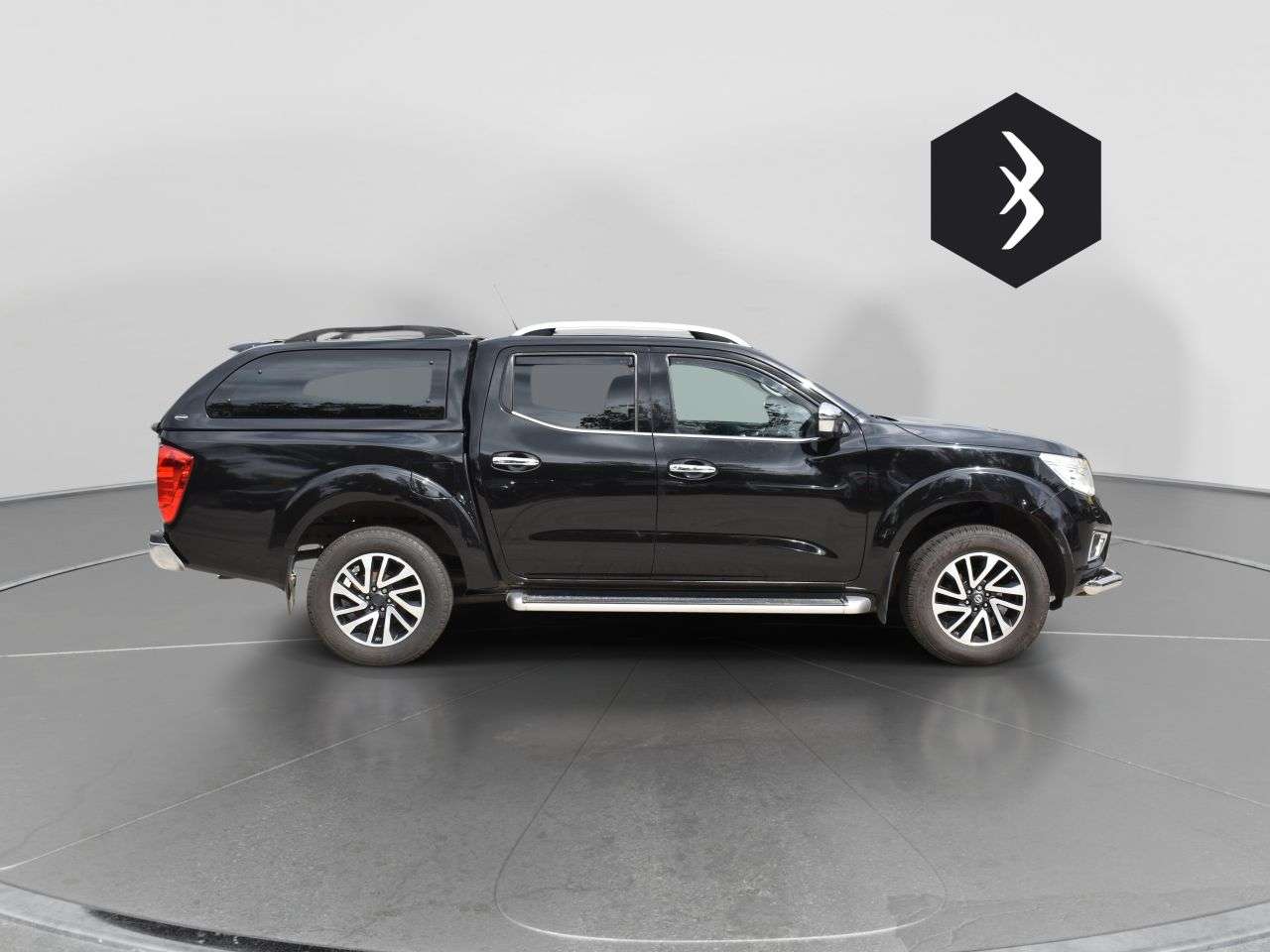 A 2017 NISSAN NAVARA 2.3 dCi Tekna Pickup Double Cab 4dr Diesel Auto 4WD Euro 6 (190 ps) ***128 A 2017 NISSAN NAVARA 2.3 dCi Tekna Pickup Double Cab 4dr Diesel Auto 4WD Euro 6 (190 ps) ***128