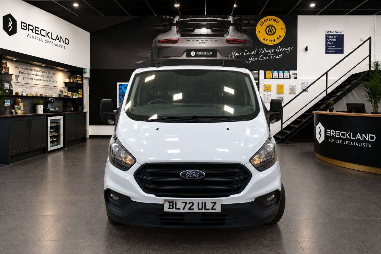 A 2023 FORD TRANSIT CUSTOM 2.0 300 EcoBlue Leader Panel Van 5dr Diesel Manual L2 H1 Euro 6 (s/s) (105 A 2023 FORD TRANSIT CUSTOM 2.0 300 EcoBlue Leader Panel Van 5dr Diesel Manual L2 H1 Euro 6 (s/s) (105