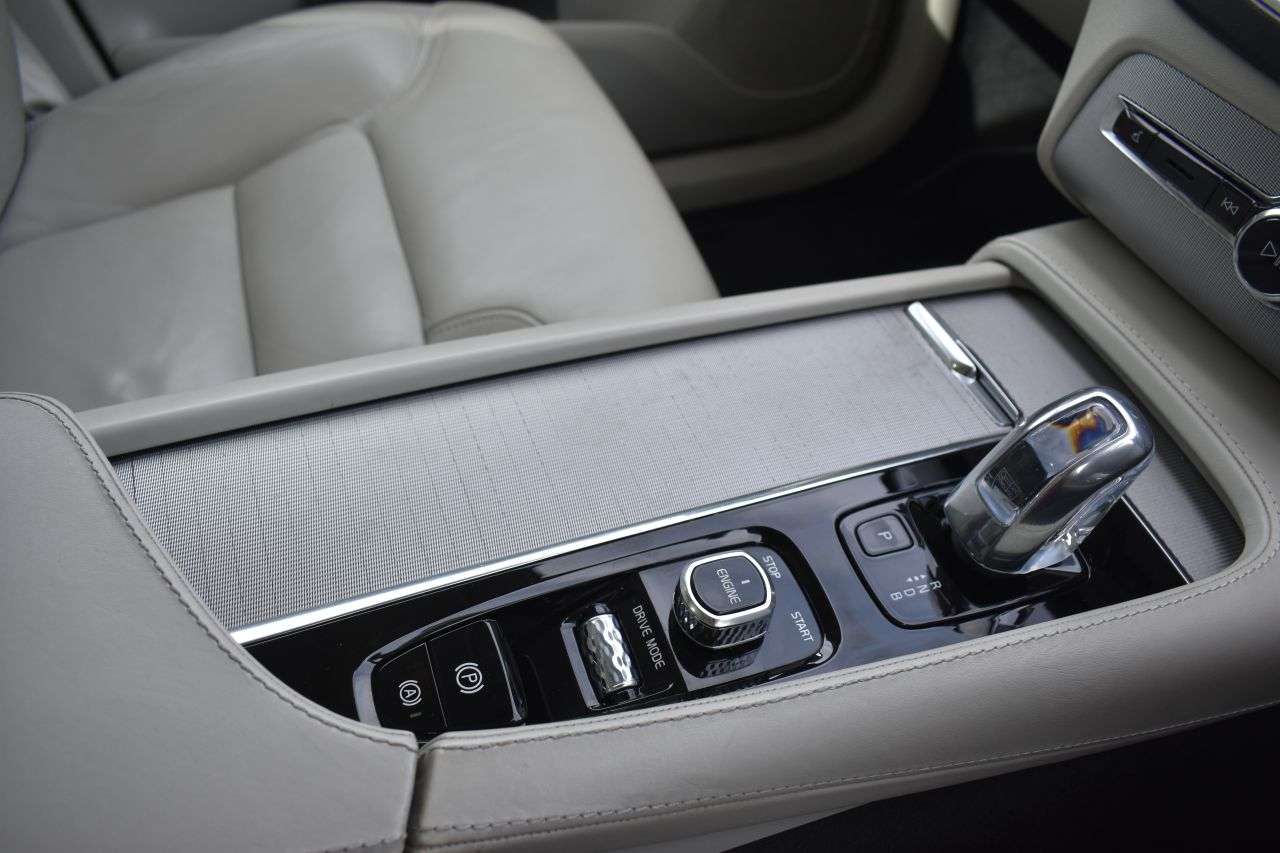 2016 VOLVO XC90 2016 VOLVO XC90