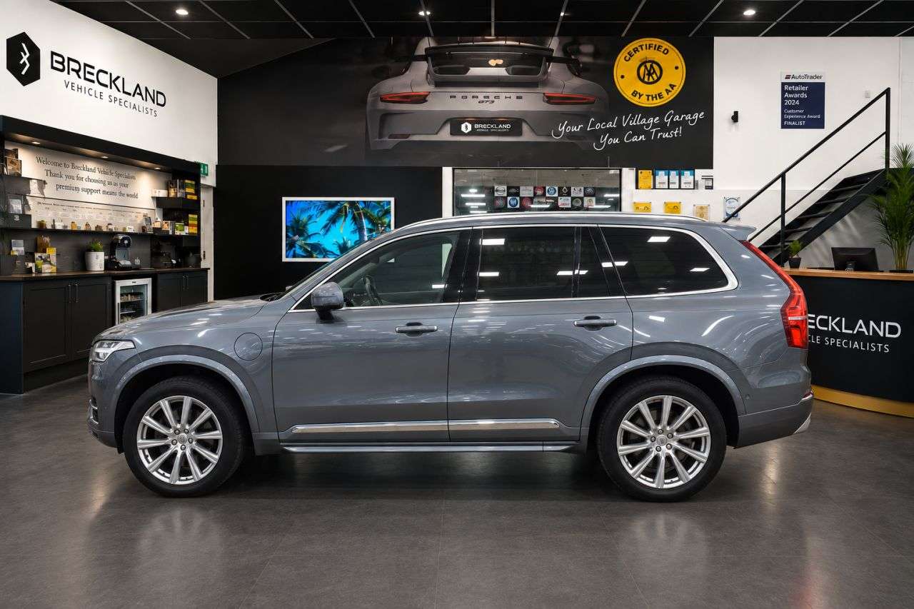 A 2016 VOLVO XC90 2.0h T8 Twin Engine 9.2kWh Inscription SUV 5dr Petrol Plug-in Hybrid Auto 4 A 2016 VOLVO XC90 2.0h T8 Twin Engine 9.2kWh Inscription SUV 5dr Petrol Plug-in Hybrid Auto 4
