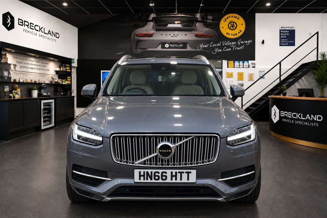 A 2016 VOLVO XC90 2.0h T8 Twin Engine 9.2kWh Inscription SUV 5dr Petrol Plug-in Hybrid Auto 4 A 2016 VOLVO XC90 2.0h T8 Twin Engine 9.2kWh Inscription SUV 5dr Petrol Plug-in Hybrid Auto 4