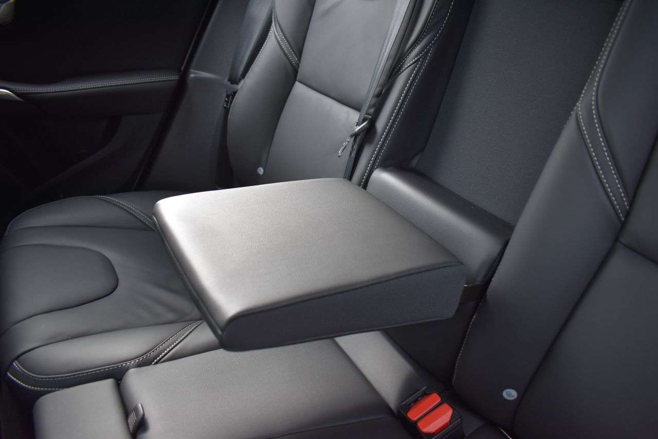 2019 VOLVO V40 2019 VOLVO V40