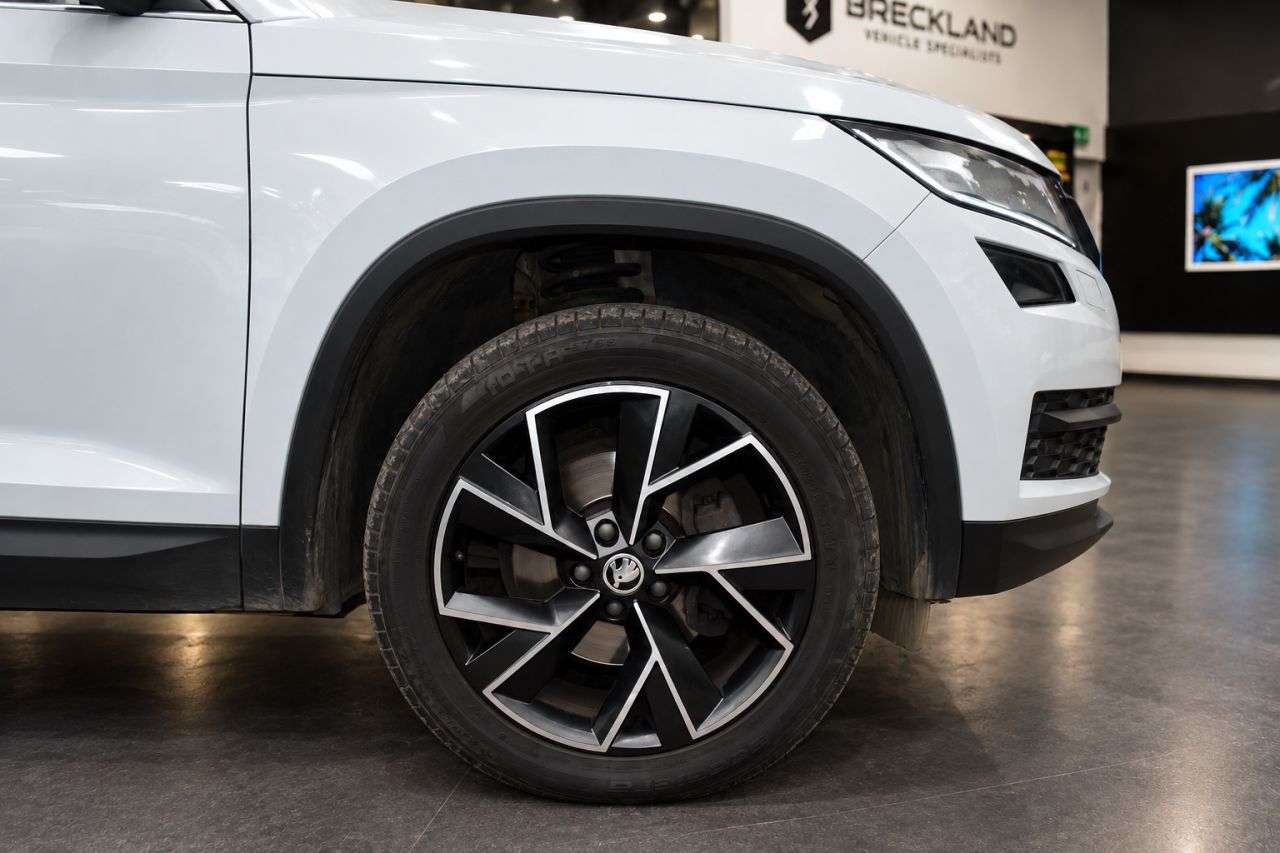 A 2019 SKODA KODIAQ 2.0 TDI Edition SUV 5dr Diesel DSG 4WD Euro 6 (s/s) (7 Seat) (150 ps) ***12 A 2019 SKODA KODIAQ 2.0 TDI Edition SUV 5dr Diesel DSG 4WD Euro 6 (s/s) (7 Seat) (150 ps) ***12