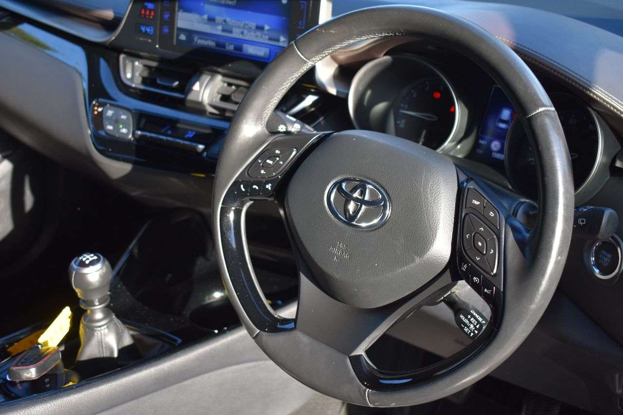 2017 TOYOTA C-HR 2017 TOYOTA C-HR