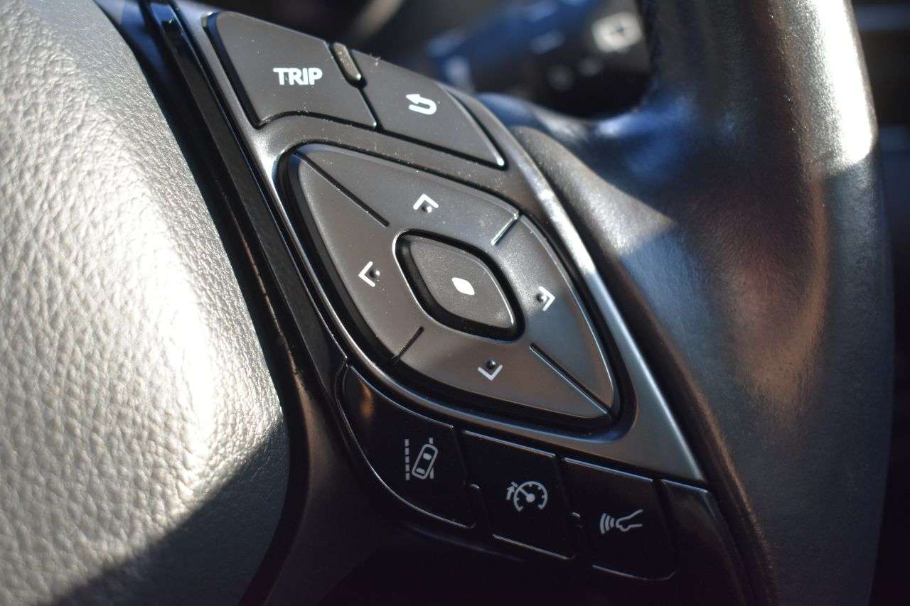 2017 TOYOTA C-HR 2017 TOYOTA C-HR