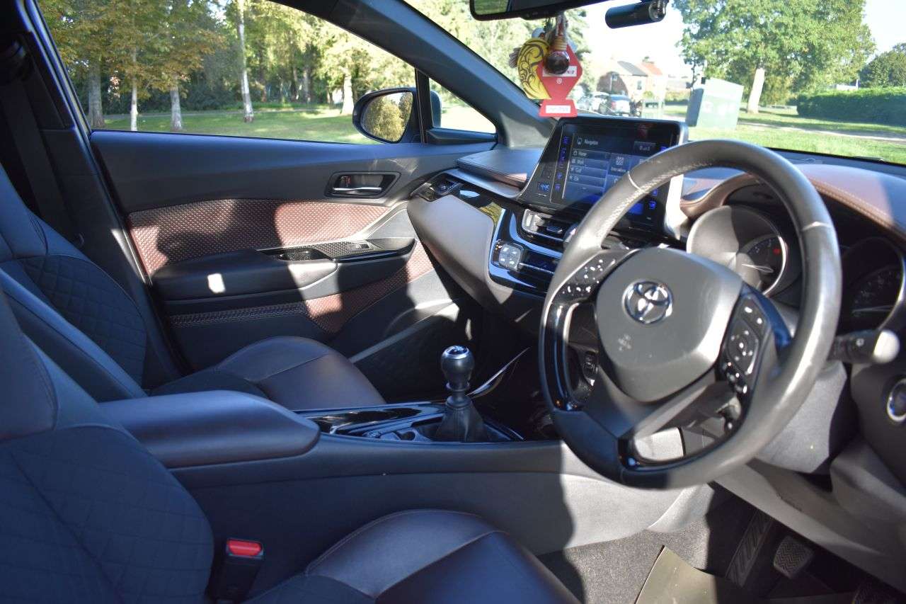 2017 TOYOTA C-HR 2017 TOYOTA C-HR