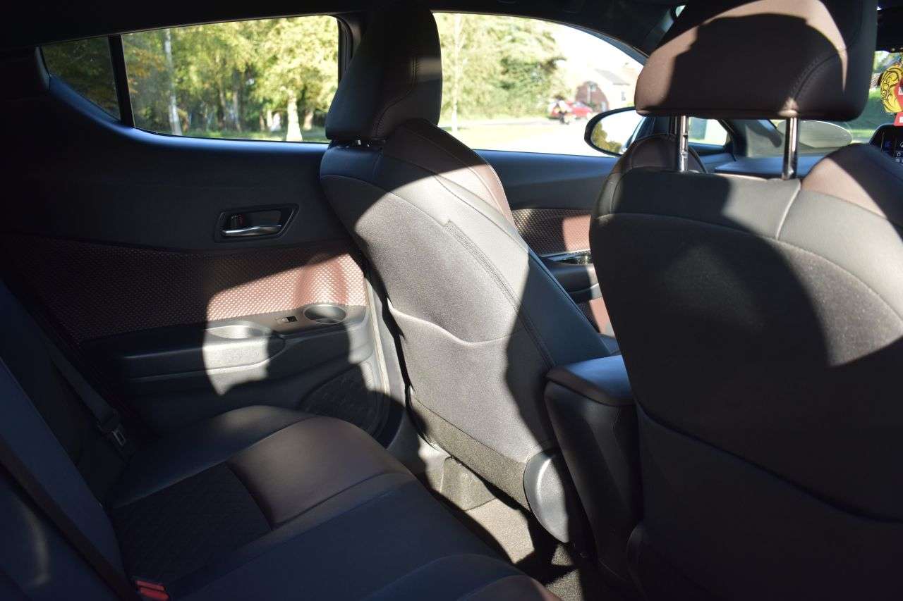 2017 TOYOTA C-HR 2017 TOYOTA C-HR
