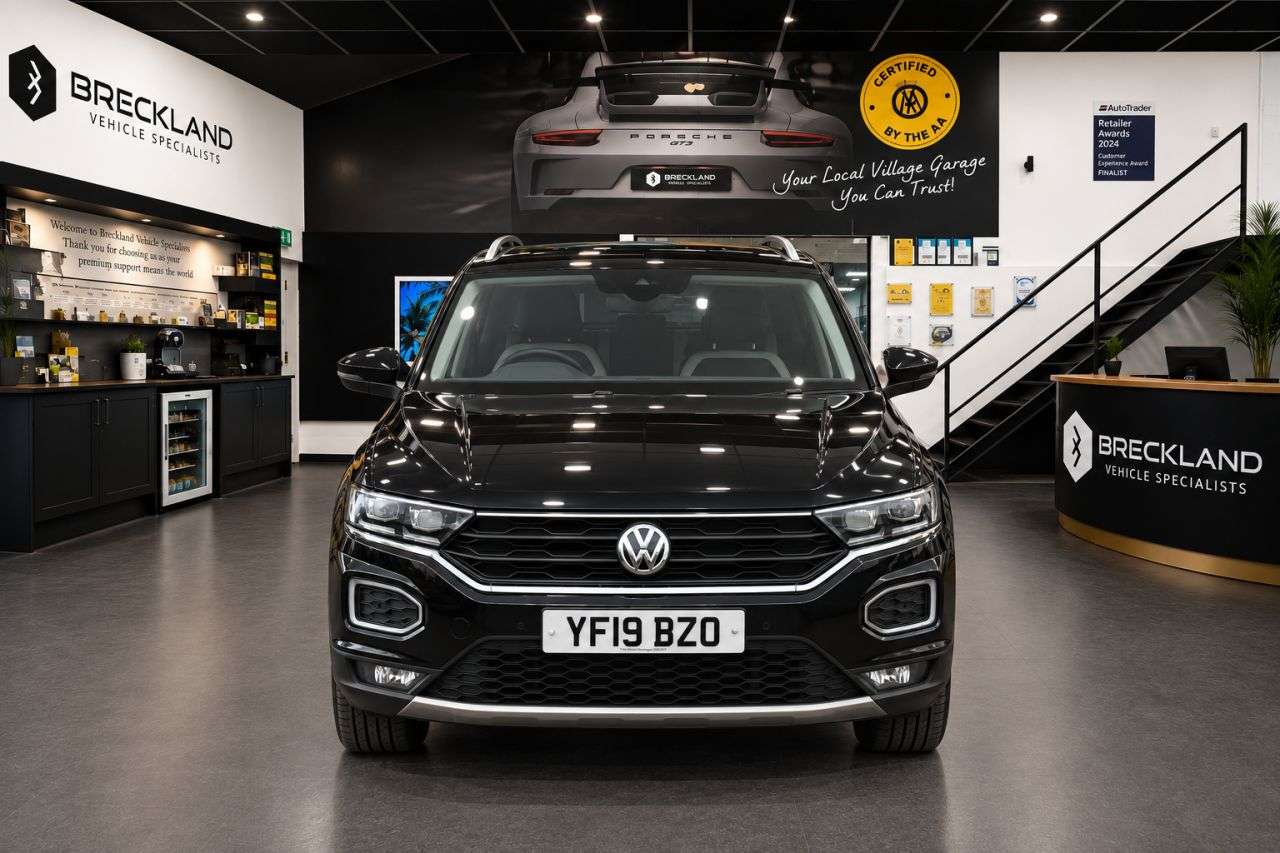 A 2019 VOLKSWAGEN T-ROC 2.0 TDI SEL SUV 5dr Diesel Manual Euro 6 (s/s) (150 ps) ***128 AA POINT CHE A 2019 VOLKSWAGEN T-ROC 2.0 TDI SEL SUV 5dr Diesel Manual Euro 6 (s/s) (150 ps) ***128 AA POINT CHE