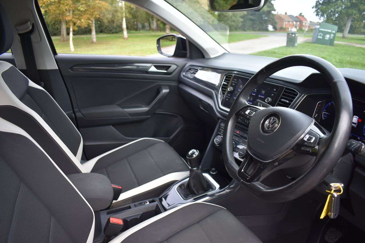 2019 VOLKSWAGEN T-ROC 2019 VOLKSWAGEN T-ROC