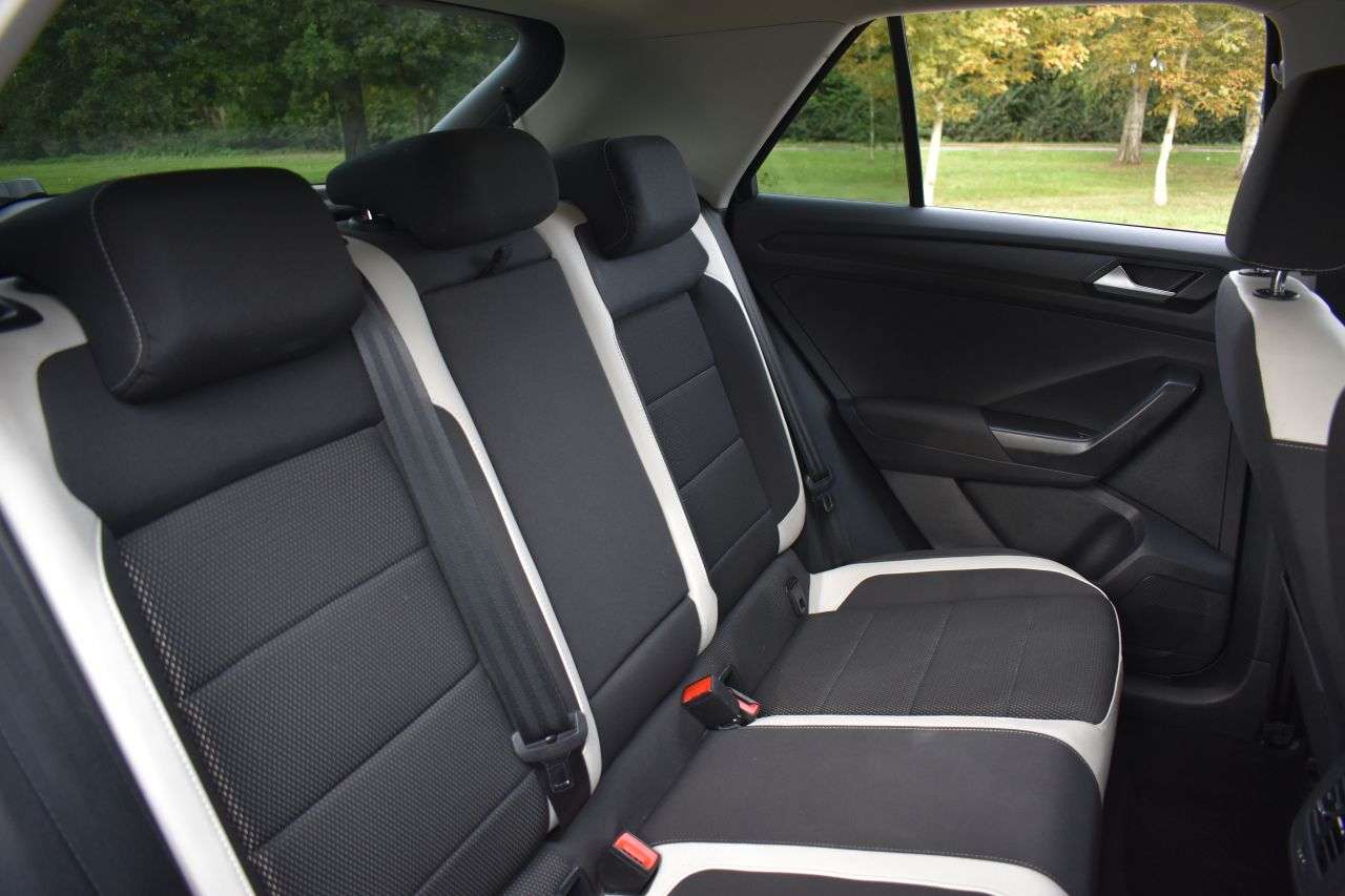 2019 VOLKSWAGEN T-ROC 2019 VOLKSWAGEN T-ROC