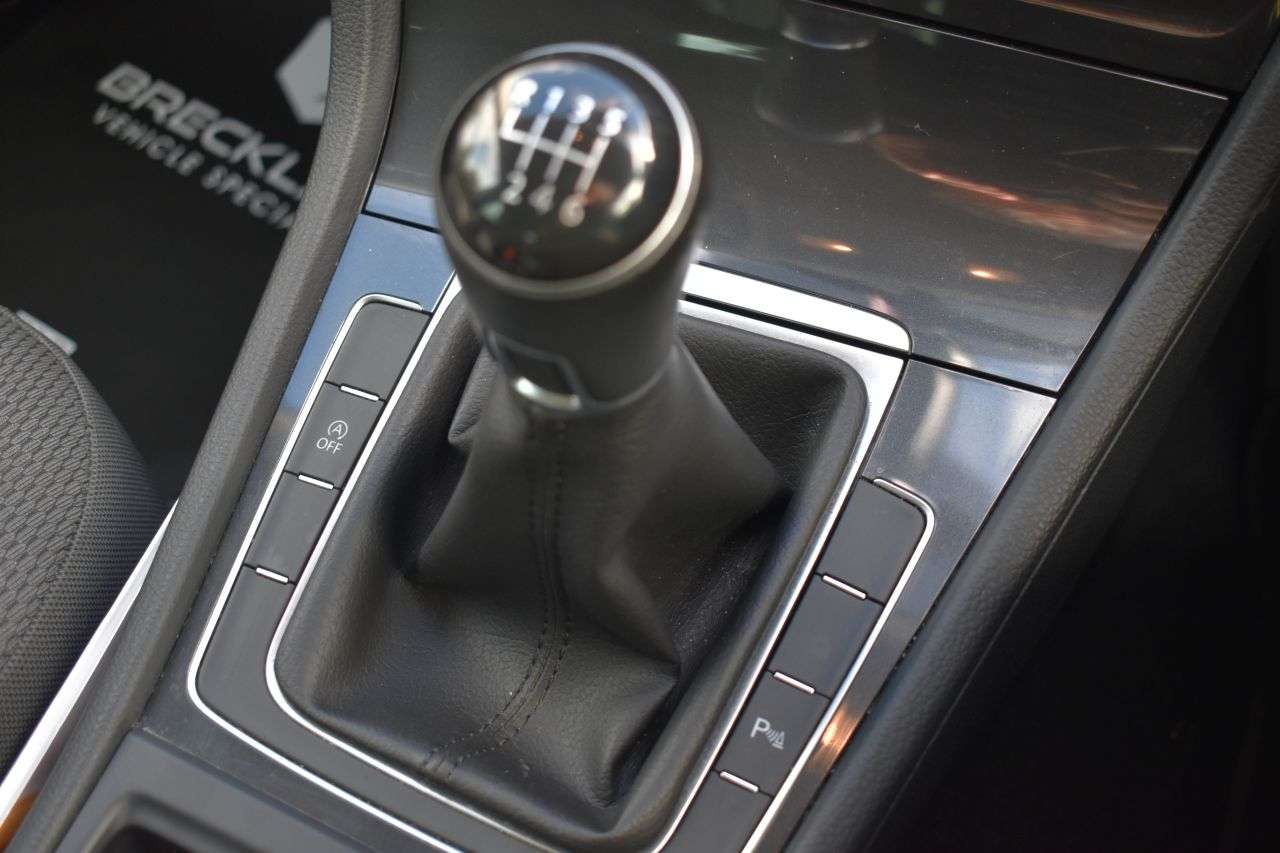 2019 VOLKSWAGEN GOLF 2019 VOLKSWAGEN GOLF