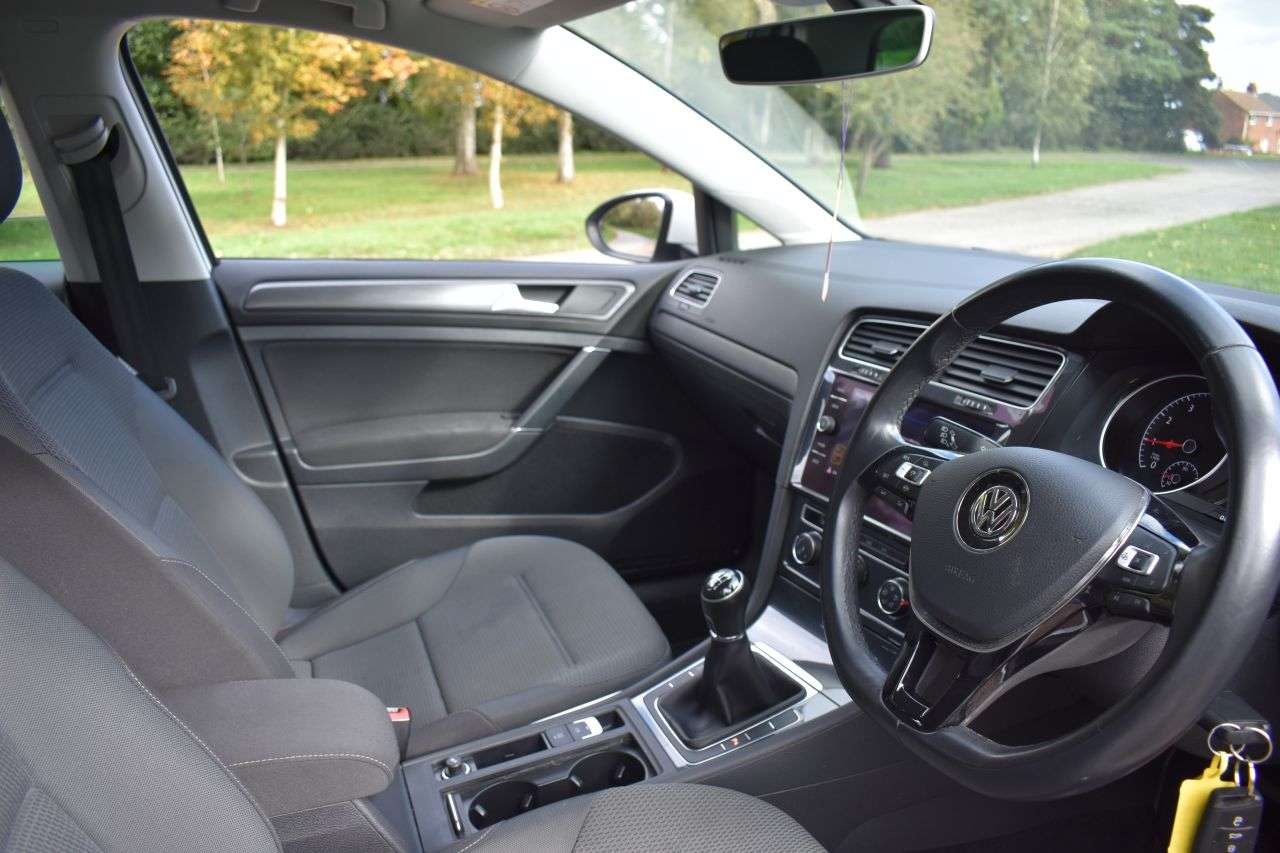 2019 VOLKSWAGEN GOLF 2019 VOLKSWAGEN GOLF