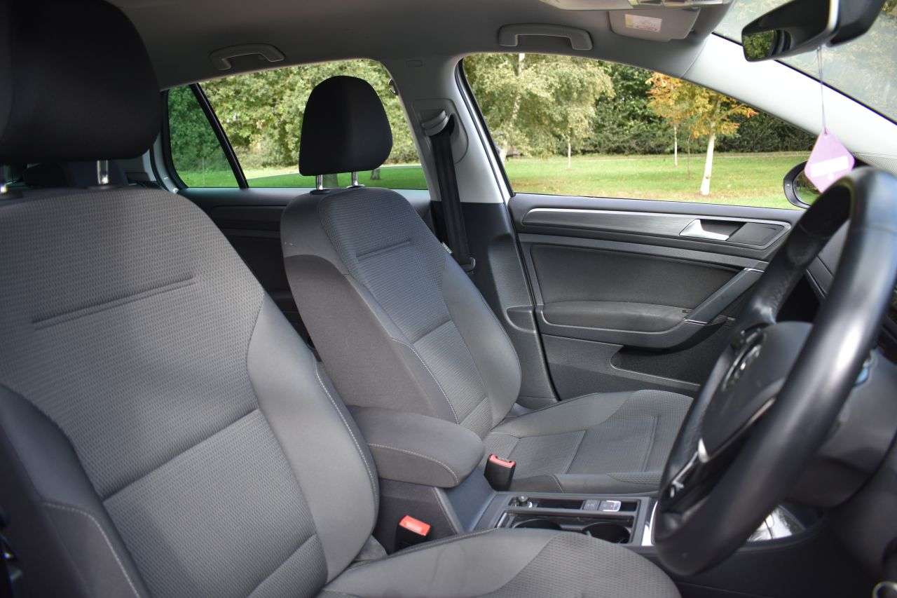2019 VOLKSWAGEN GOLF 2019 VOLKSWAGEN GOLF