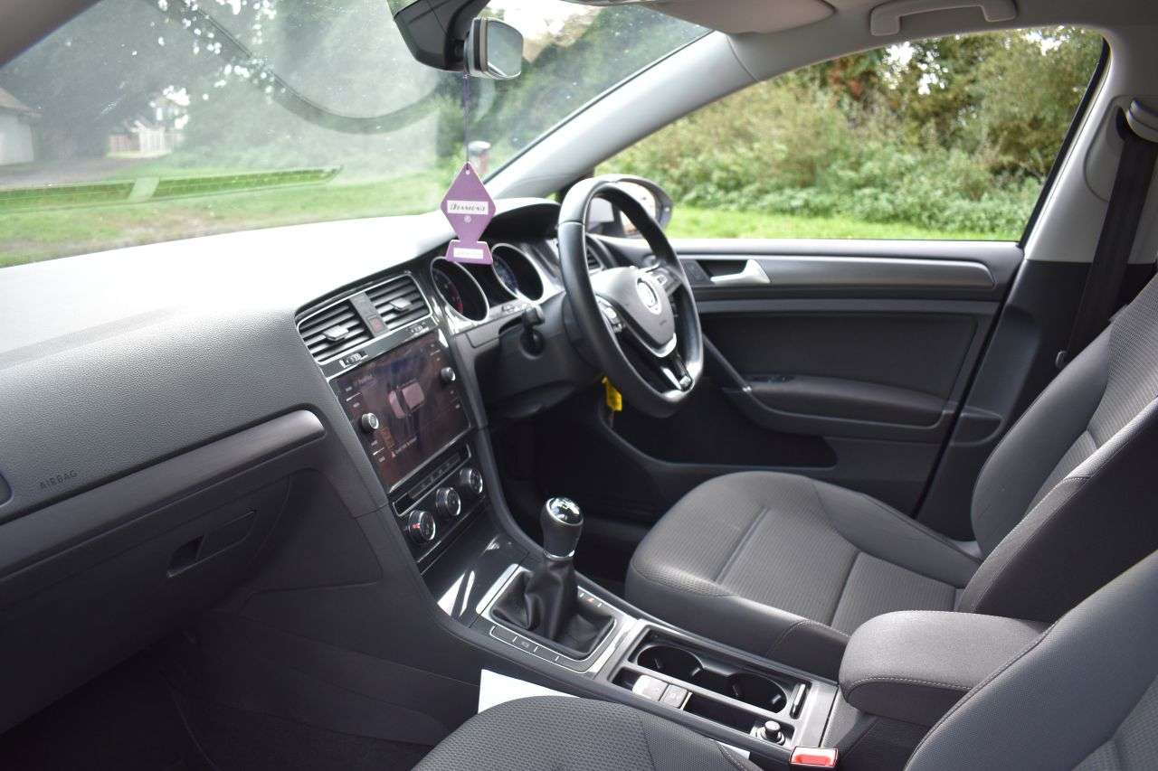 2019 VOLKSWAGEN GOLF 2019 VOLKSWAGEN GOLF
