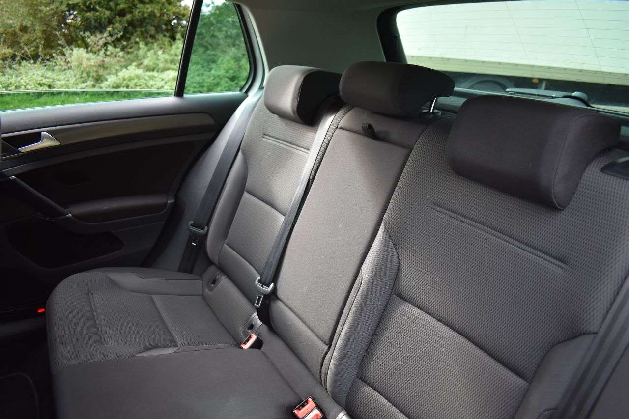 2019 VOLKSWAGEN GOLF 2019 VOLKSWAGEN GOLF