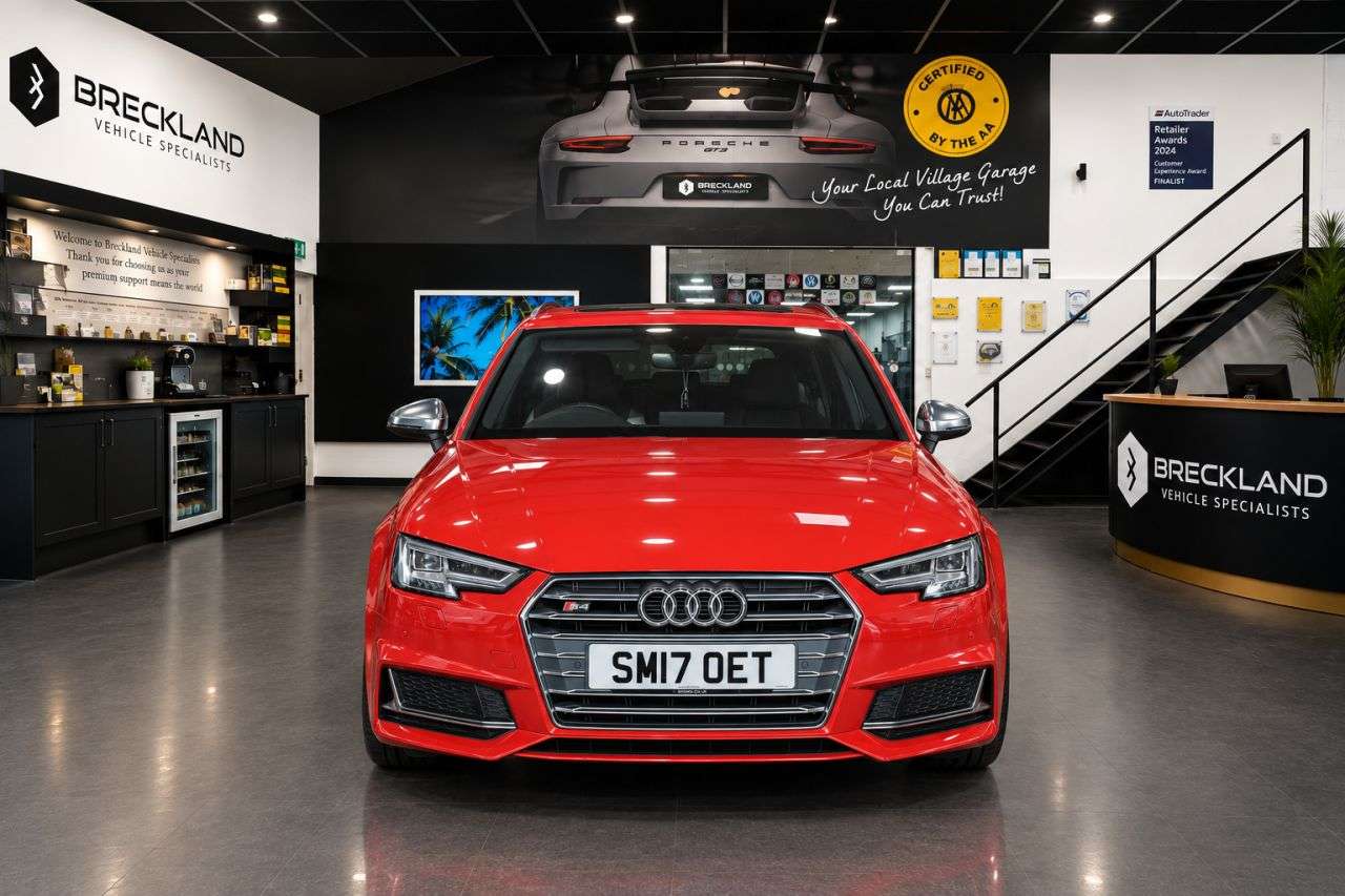A 2017 AUDI S4 AVANT 3.0 TFSI V6 Estate 5dr Petrol Tiptronic quattro Euro 6 (s/s) (354 ps) ***12 A 2017 AUDI S4 AVANT 3.0 TFSI V6 Estate 5dr Petrol Tiptronic quattro Euro 6 (s/s) (354 ps) ***12