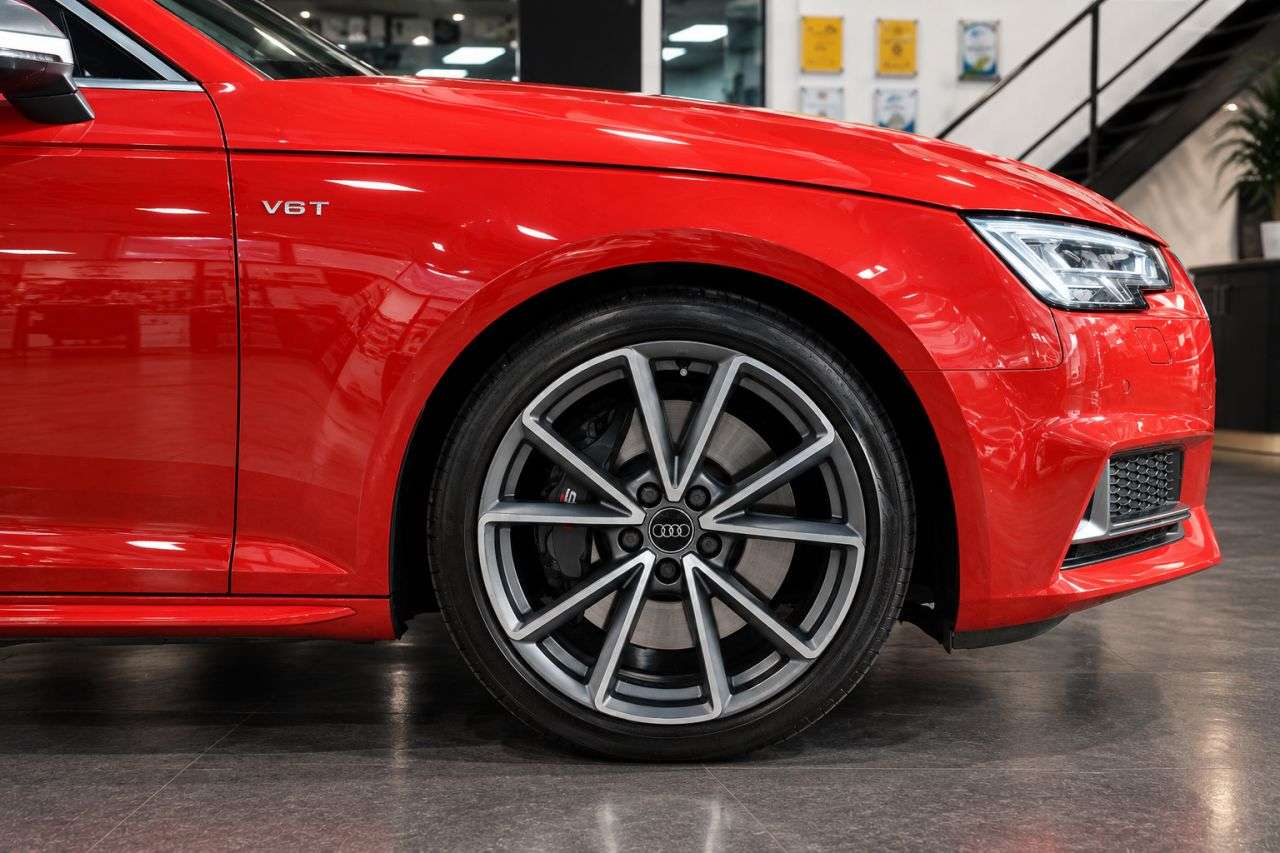 A 2017 AUDI S4 AVANT 3.0 TFSI V6 Estate 5dr Petrol Tiptronic quattro Euro 6 (s/s) (354 ps) ***12 A 2017 AUDI S4 AVANT 3.0 TFSI V6 Estate 5dr Petrol Tiptronic quattro Euro 6 (s/s) (354 ps) ***12