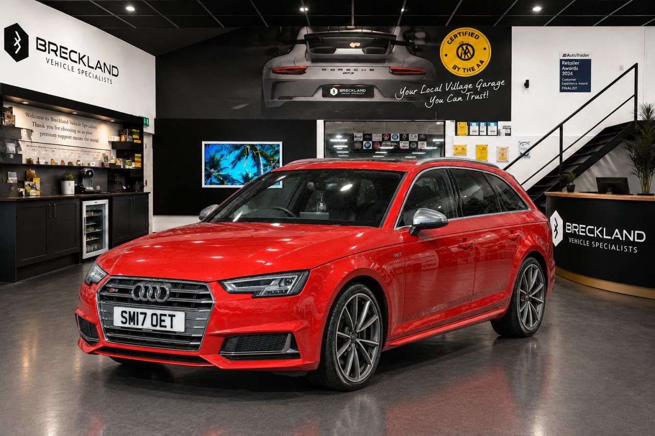 A 2017 AUDI S4 AVANT 3.0 TFSI V6 Estate 5dr Petrol Tiptronic quattro Euro 6 (s/s) (354 ps) ***12 A 2017 AUDI S4 AVANT 3.0 TFSI V6 Estate 5dr Petrol Tiptronic quattro Euro 6 (s/s) (354 ps) ***12