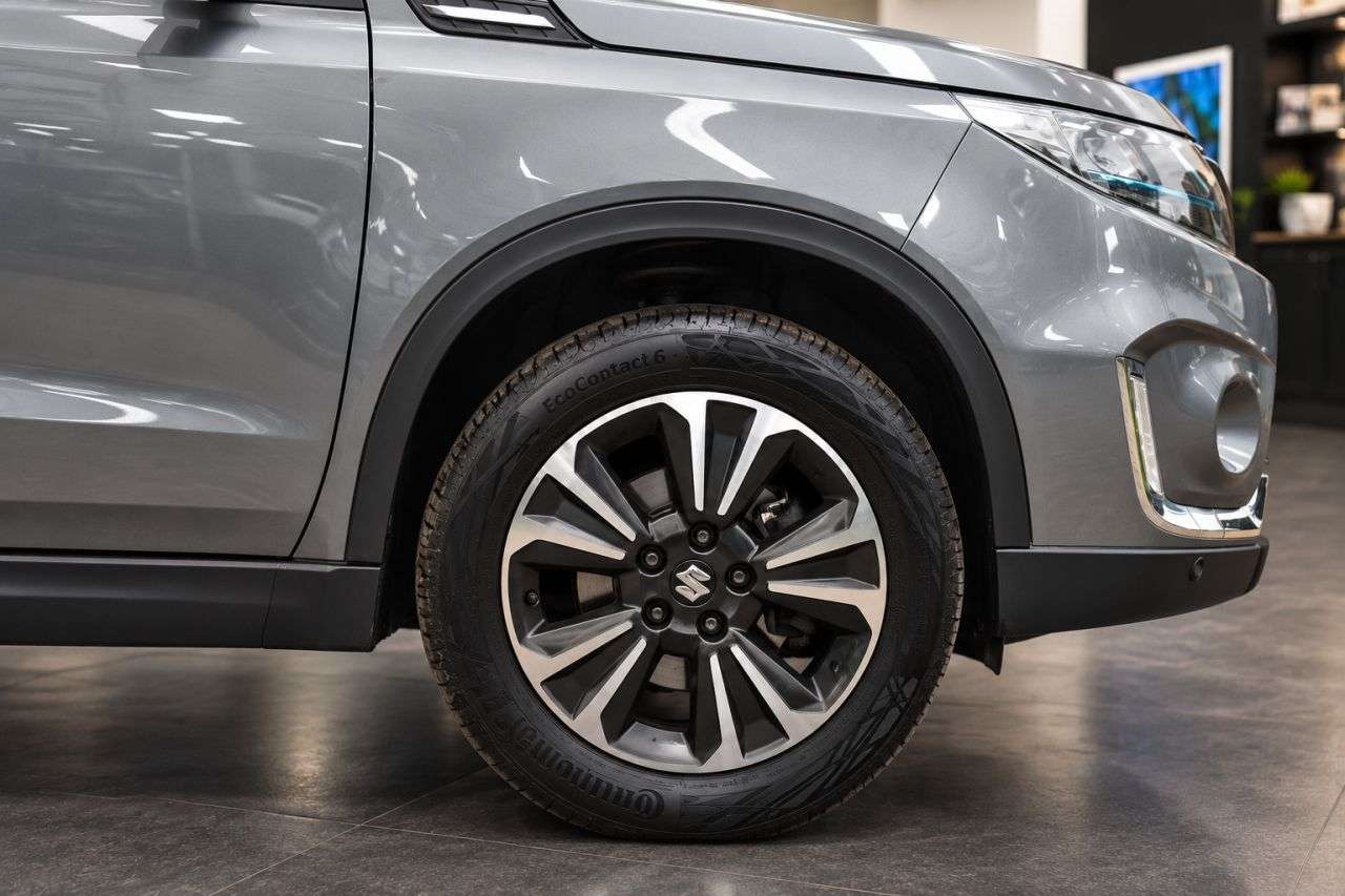 A 2021 SUZUKI VITARA 1.4 Boosterjet MHEV SZ5 SUV 5dr Petrol Hybrid Manual Euro 6 (s/s) (129 ps) A 2021 SUZUKI VITARA 1.4 Boosterjet MHEV SZ5 SUV 5dr Petrol Hybrid Manual Euro 6 (s/s) (129 ps)