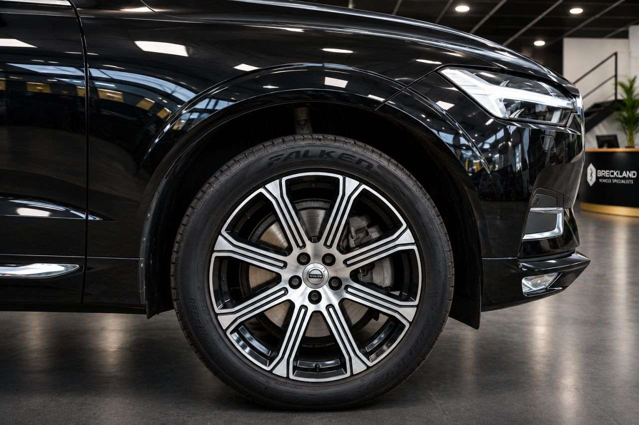 A 2018 VOLVO XC60 2.0 D4 Inscription Pro SUV 5dr Diesel Auto AWD Euro 6 (s/s) (190 ps) ***128 A 2018 VOLVO XC60 2.0 D4 Inscription Pro SUV 5dr Diesel Auto AWD Euro 6 (s/s) (190 ps) ***128