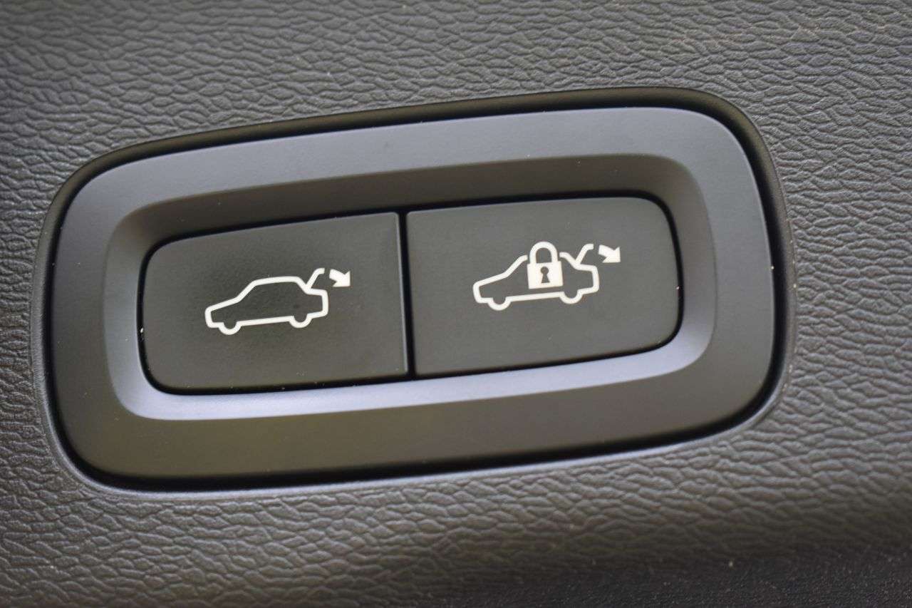 2018 VOLVO XC60 2018 VOLVO XC60