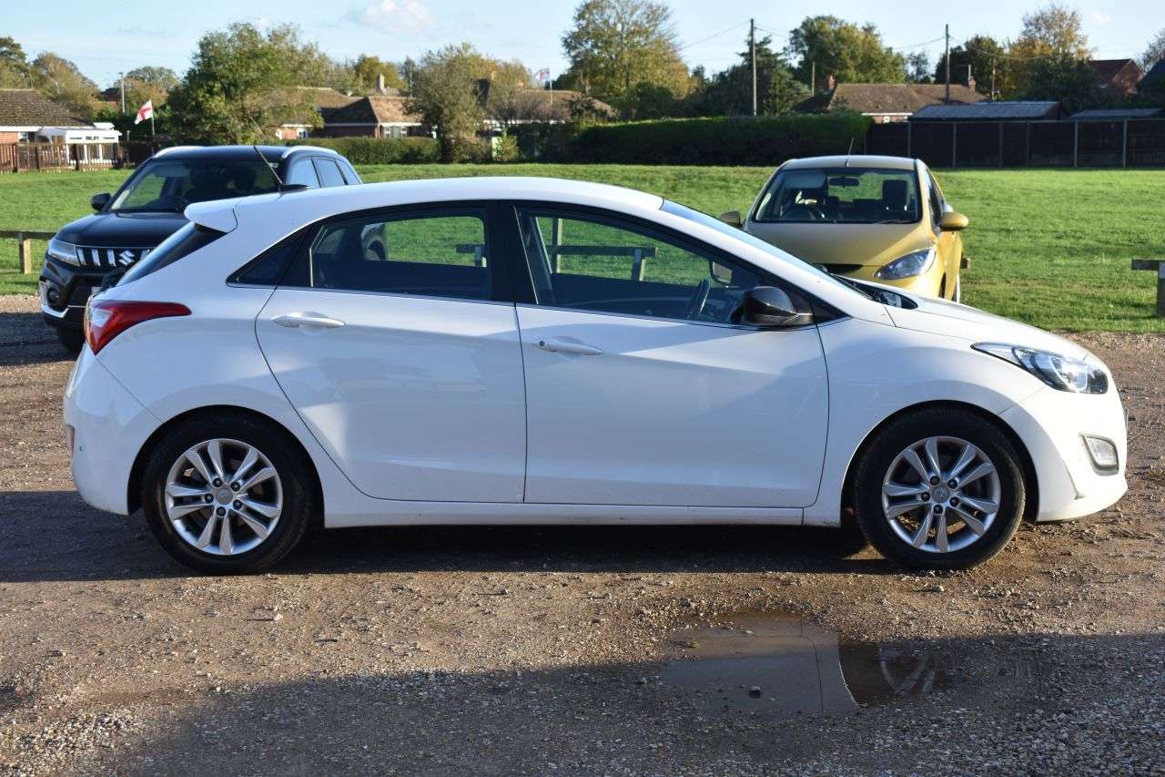 2013 HYUNDAI I30 2013 HYUNDAI I30