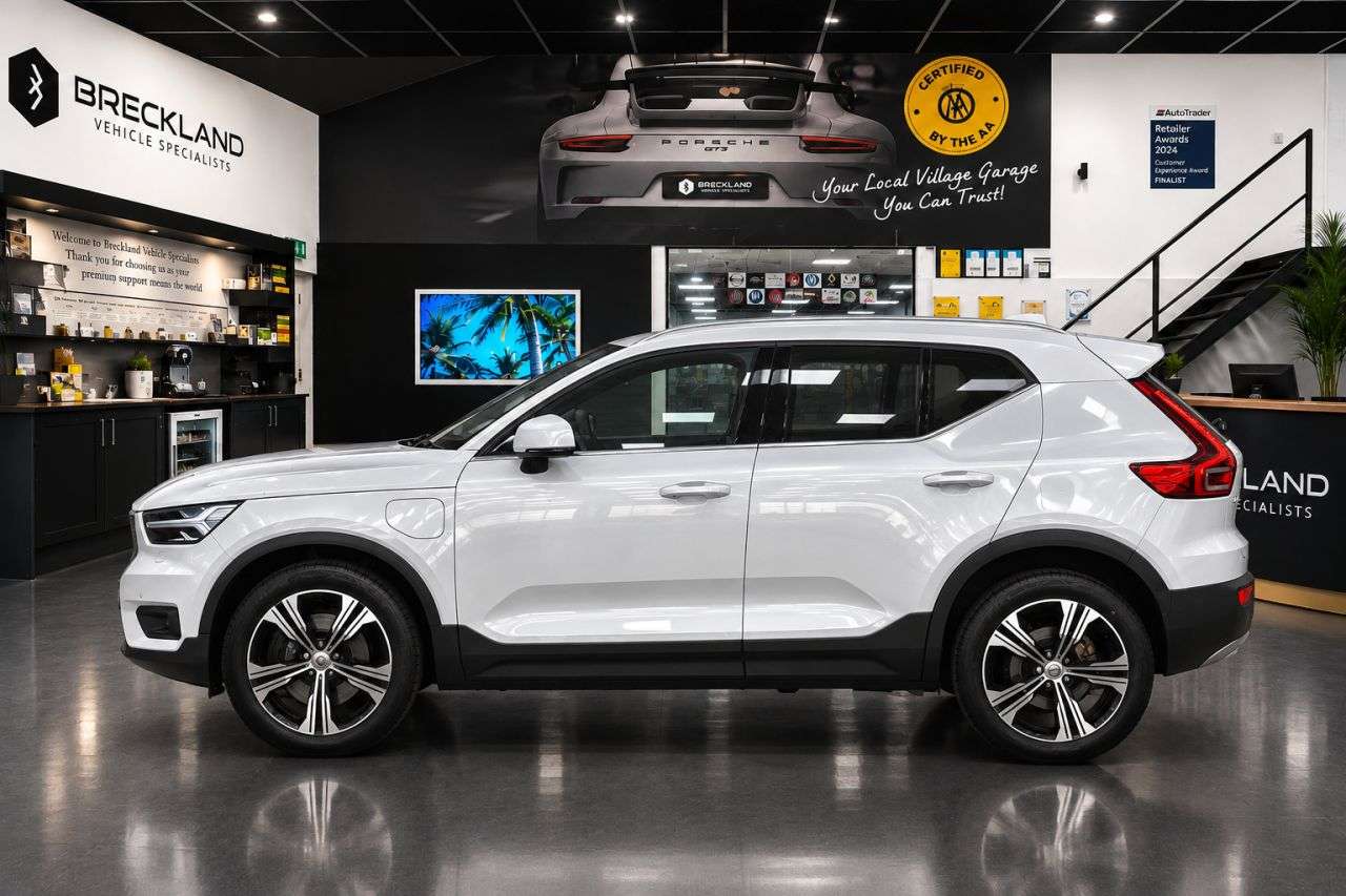2021 VOLVO XC40 2021 VOLVO XC40