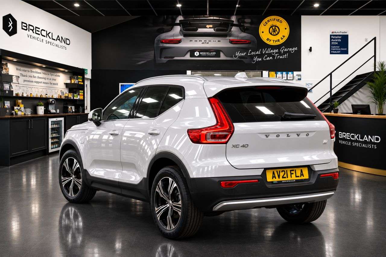 2021 VOLVO XC40 2021 VOLVO XC40