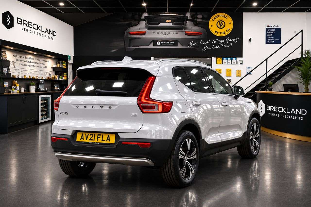 2021 VOLVO XC40 2021 VOLVO XC40