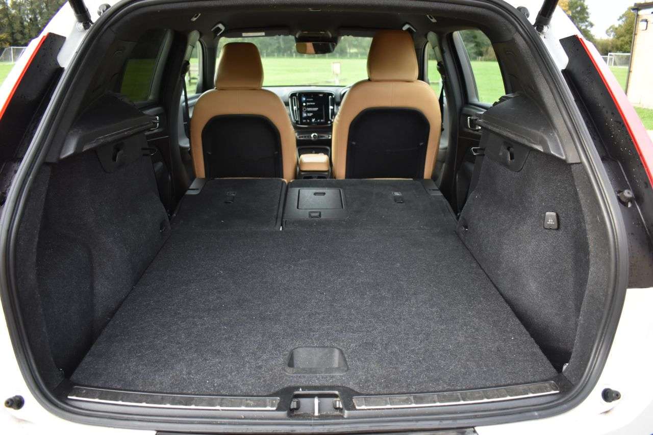 2021 VOLVO XC40 2021 VOLVO XC40
