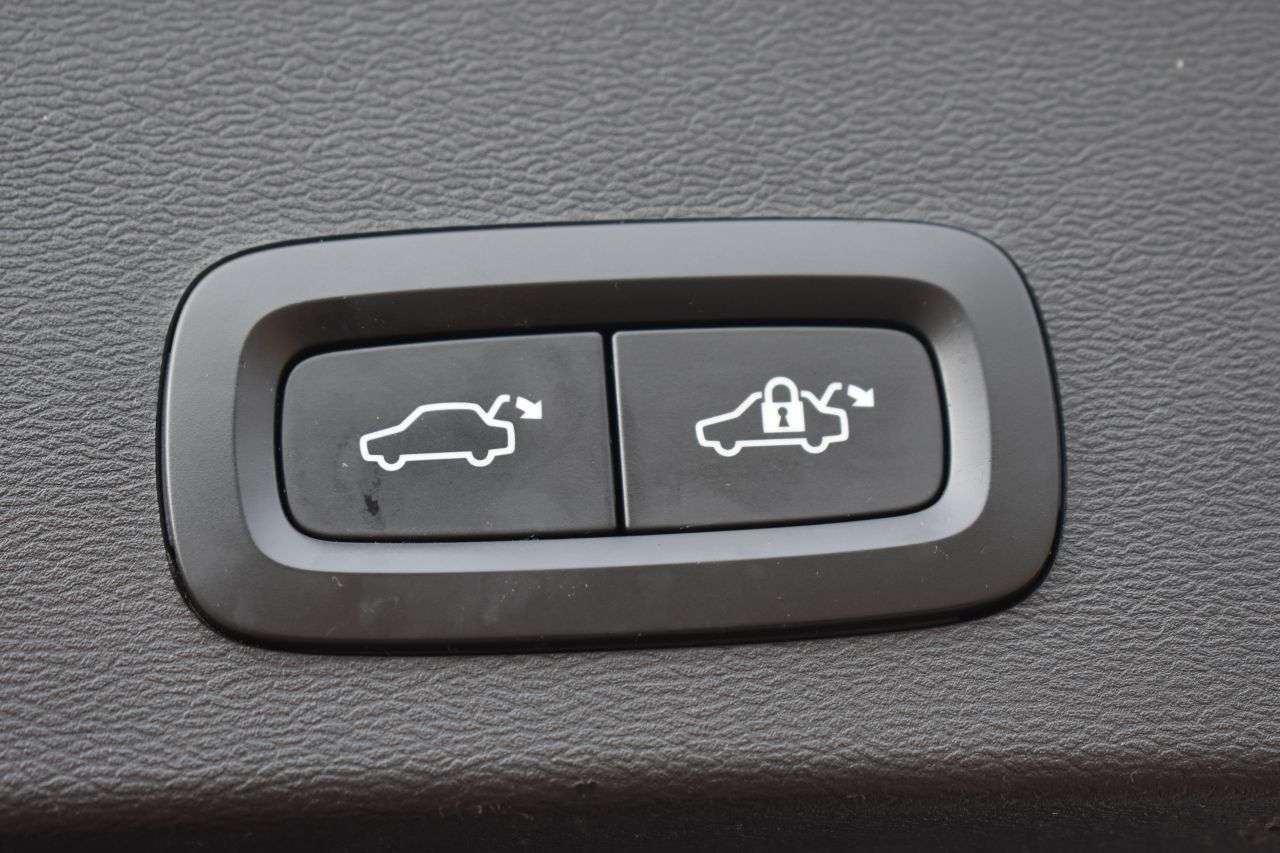 2021 VOLVO XC40 2021 VOLVO XC40
