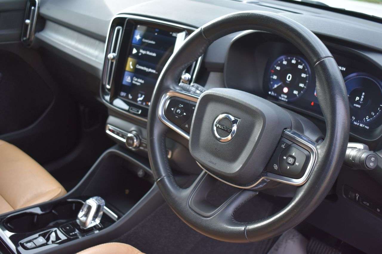 2021 VOLVO XC40 2021 VOLVO XC40