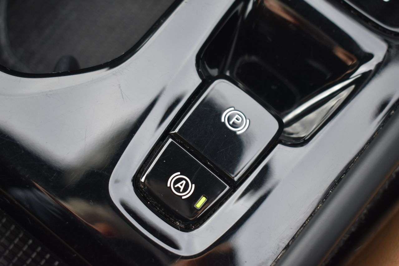 2021 VOLVO XC40 2021 VOLVO XC40
