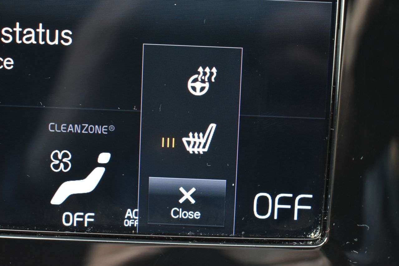 2021 VOLVO XC40 2021 VOLVO XC40