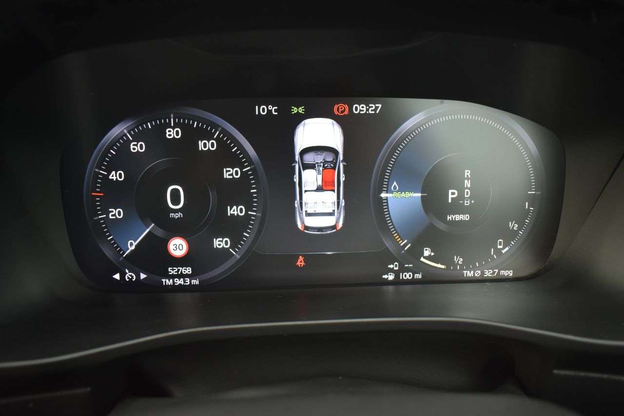 2021 VOLVO XC40 2021 VOLVO XC40