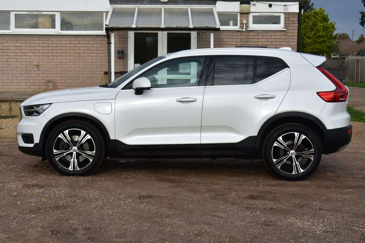2021 VOLVO XC40 2021 VOLVO XC40